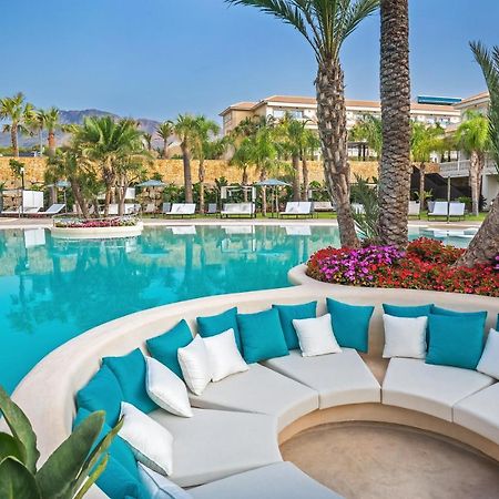 Barcelo La Nucia Palms Hotel Exterior foto The resort's main pool